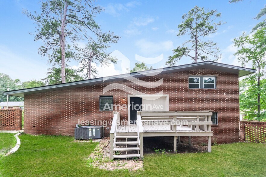 Building Photo - 300 Clairmont Dr