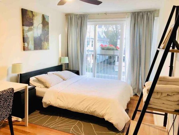 Building Photo - 9 Bradbury St