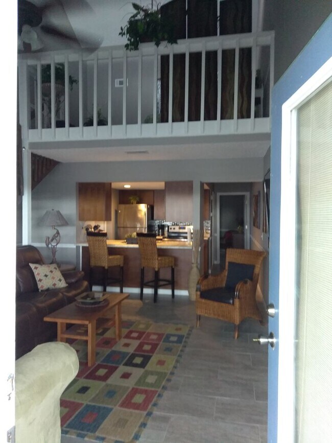 Building Photo - $500 discount on the first month's rent for qualified tenants Quality Waterfront Gated Community ...