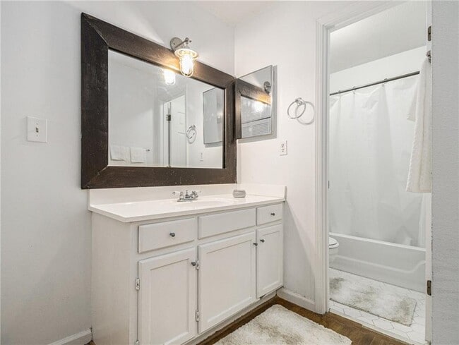 Building Photo - 3307 Pine Heights Dr NE