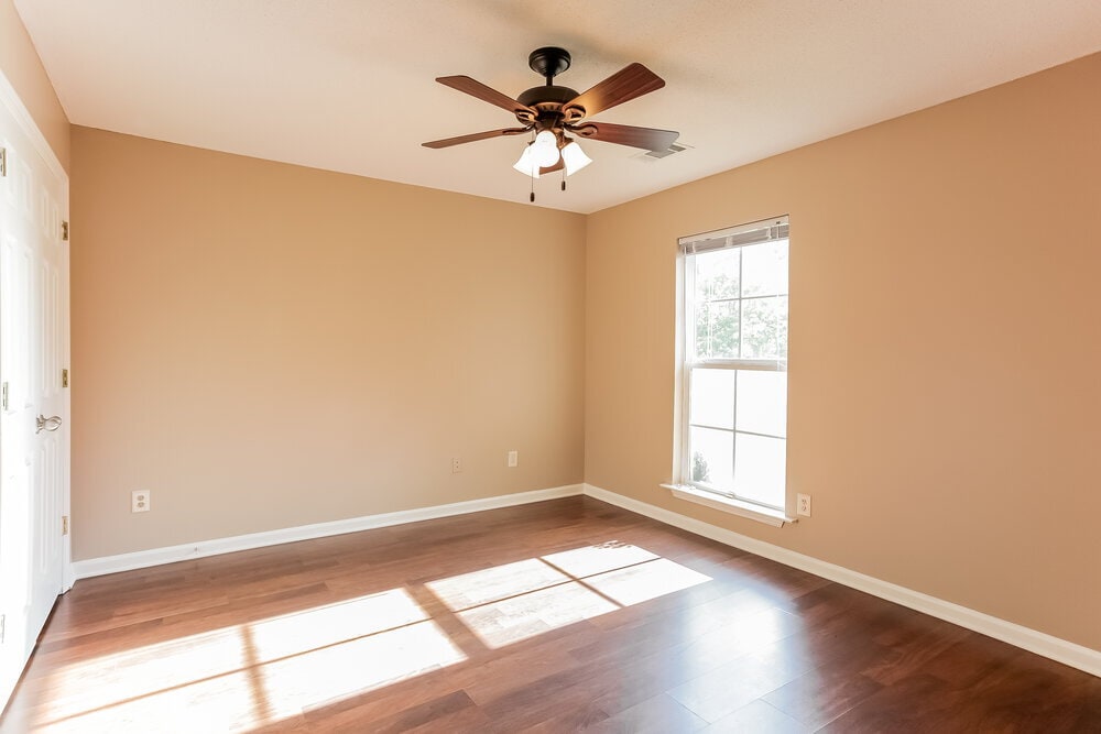 Building Photo - 4064 Sidlehill Dr