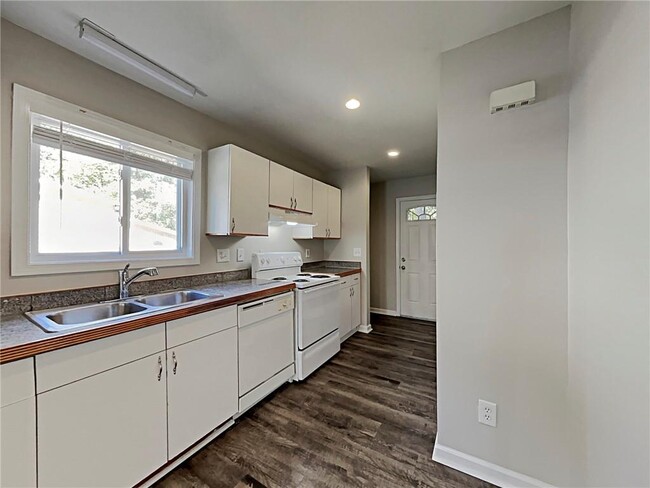 Building Photo - 5779 Hillside Dr NW