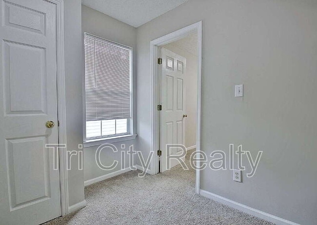 Building Photo - 419 Sherrels Ford