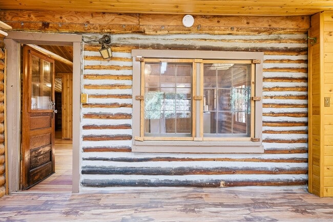 Building Photo - 2299 S Beaver Creek Rd