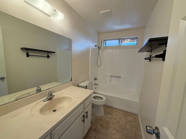 Building Photo - 1613 N Erwin St