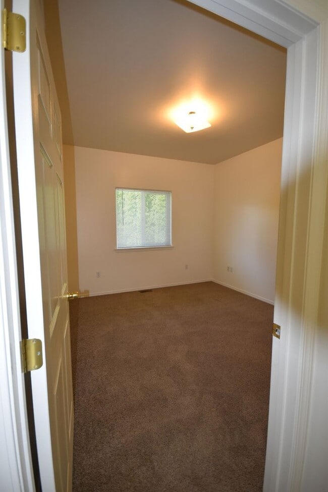 Building Photo - Cozy Pet-Friendly Rental in a Quiet Kennew...