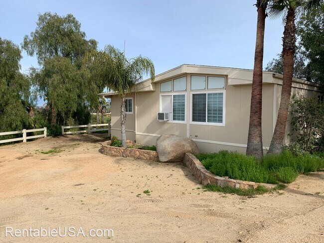 Primary Photo - 4 br, 2 bath House - 33731 Gloria Rd