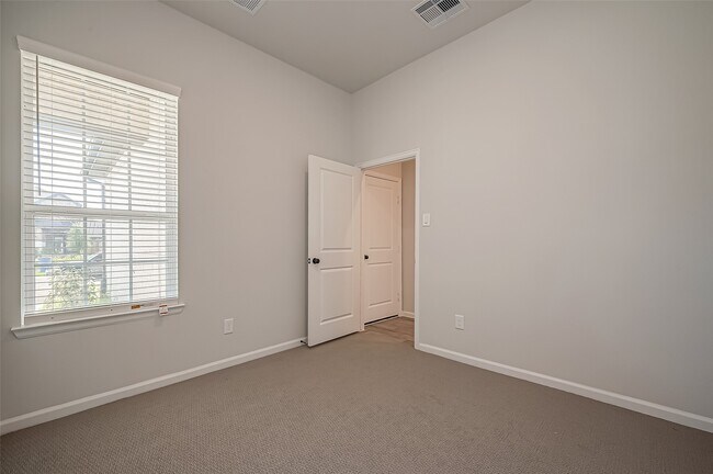 Building Photo - 12934 California Palm Ct