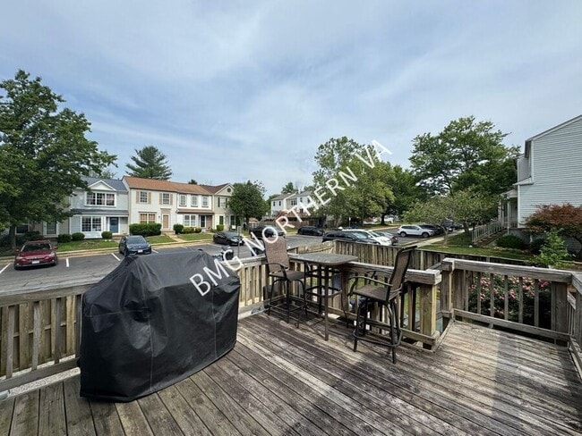 Building Photo - 301 Bridle Crest Square NE