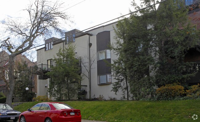 Building Photo - 5922-5930 Howe St