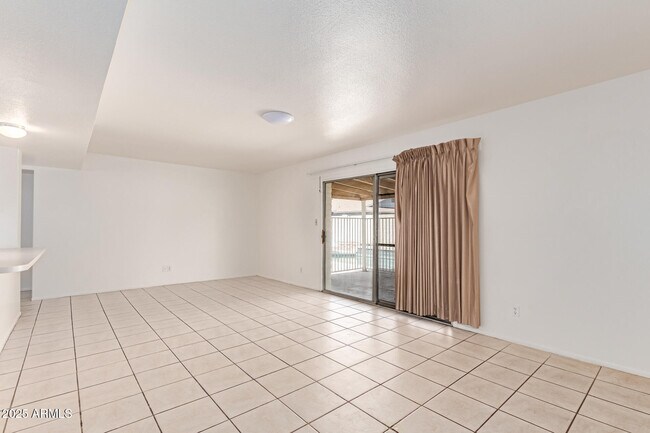 Building Photo - 5528 W Calavar Rd