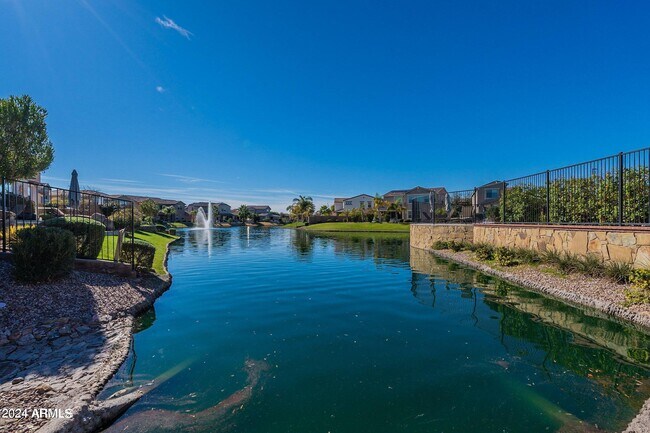 Building Photo - 4077 S Sabrina Dr