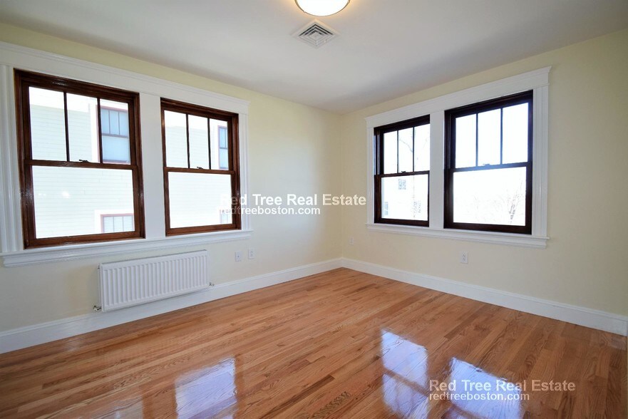 Building Photo - 44 Gerrish St