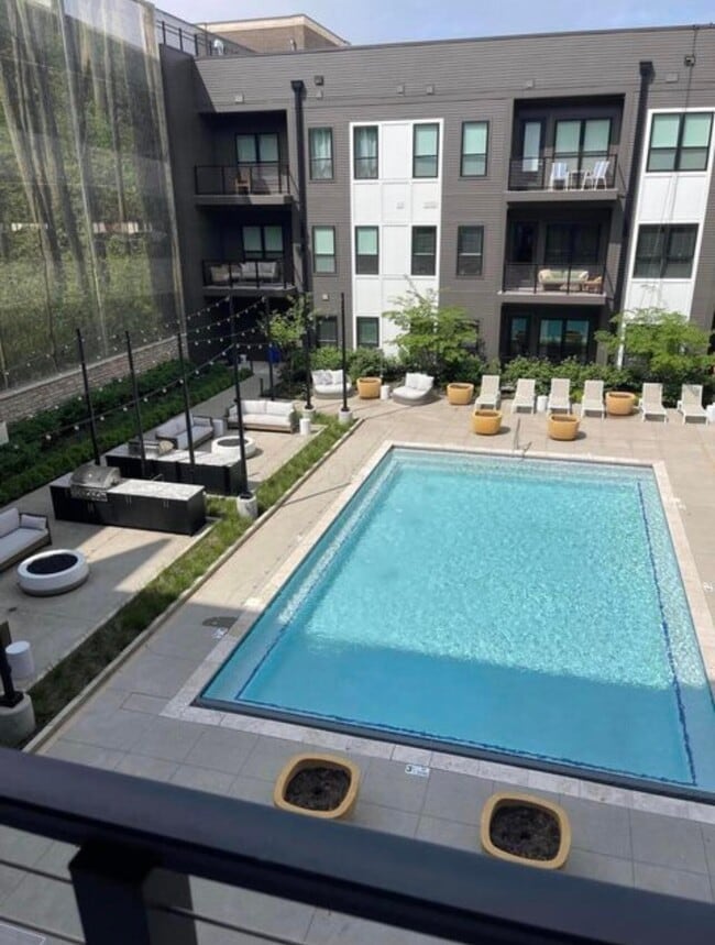 Building Photo - 6633 Dale Dr