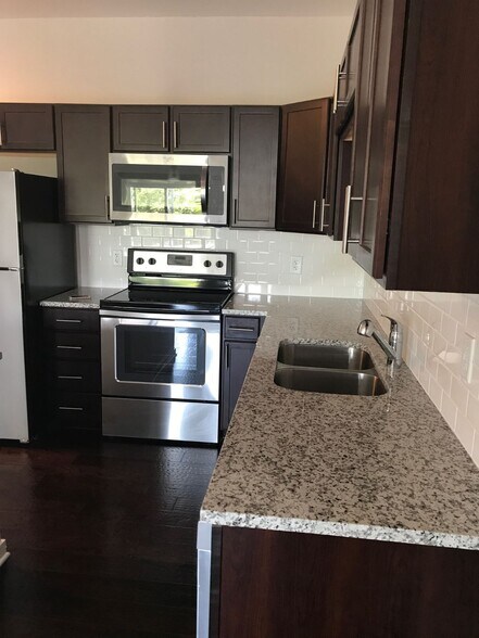 Building Photo - 1118 Litton Ave