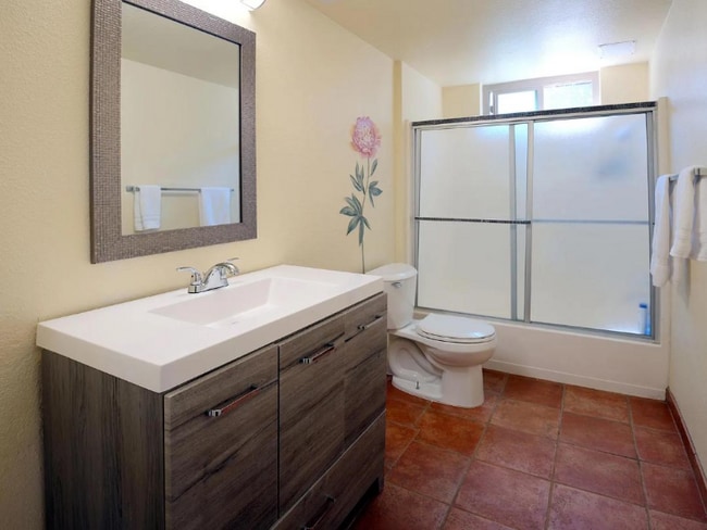 Building Photo - 15513 Live Oak Way