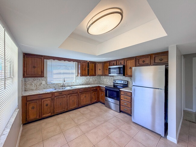 Building Photo - 2682 Hinda Rd