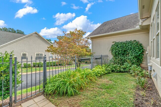 Building Photo - 9230 Honors Way