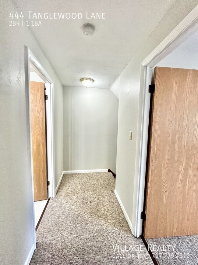 Building Photo - 444 Tanglewood Ln