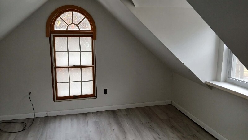 Building Photo - 260 Wisteria Ave