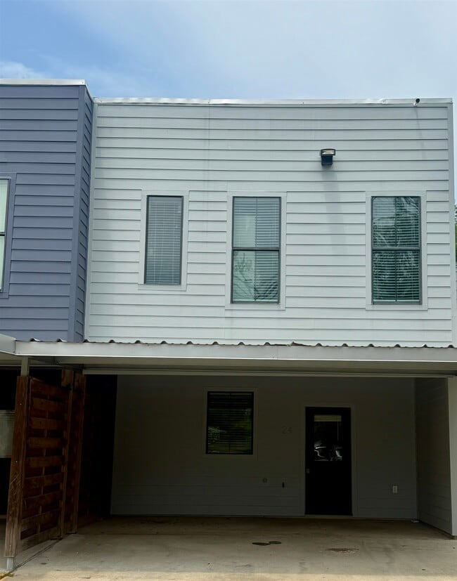 Building Photo - 3535 Knight Ln