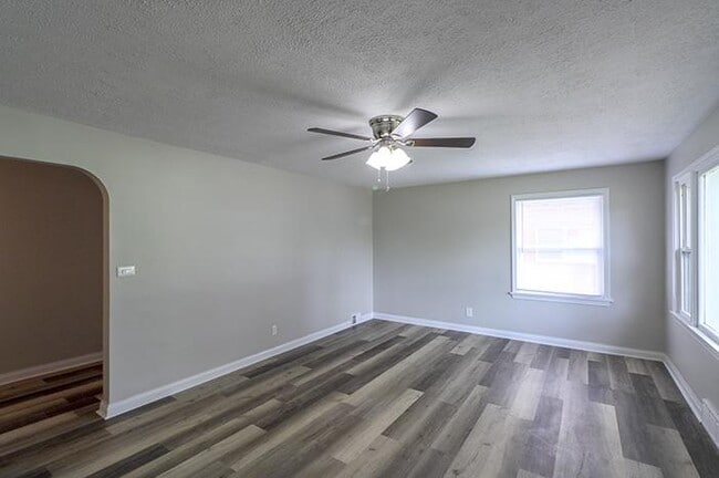 Building Photo - 4801 Oak Park Dr