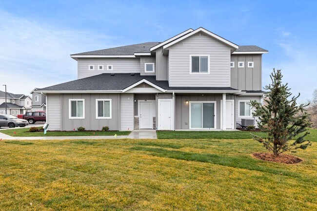 Building Photo - Wilson Creek Townhomes! Move In By 7/31 & ...
