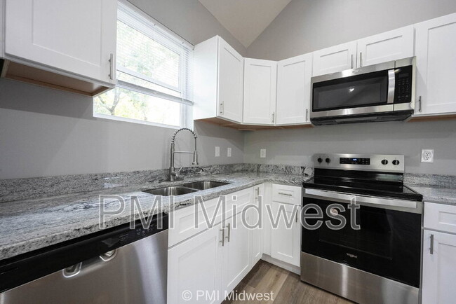Building Photo - 1817 Montcalm St