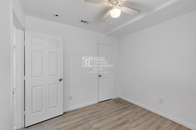 Building Photo - 631 W Baker St