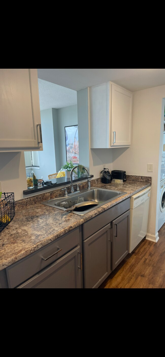 Building Photo - 1100 Wheat St