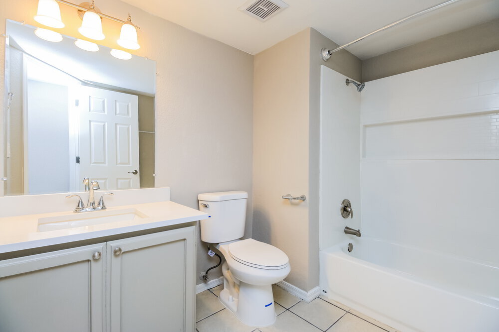 Building Photo - 1616 N Alta Mesa Dr