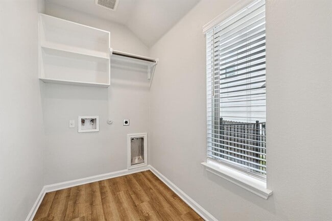 Building Photo - 601 Los Olives Ln