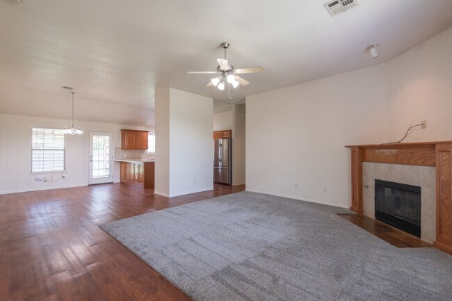 Building Photo - 17405 Bronze Ln