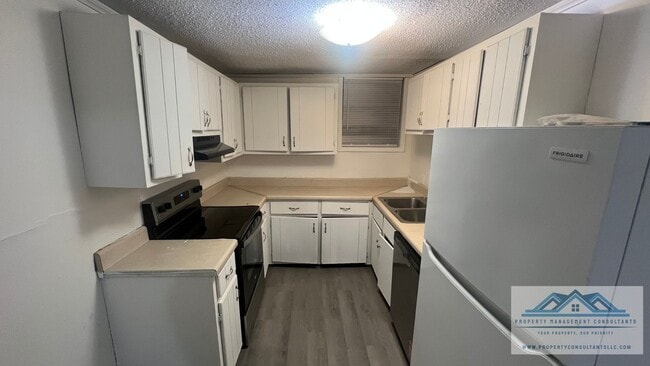 Building Photo - 233 N Royal Ave