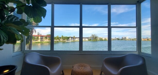 Building Photo - 18901 NE 14th Ave