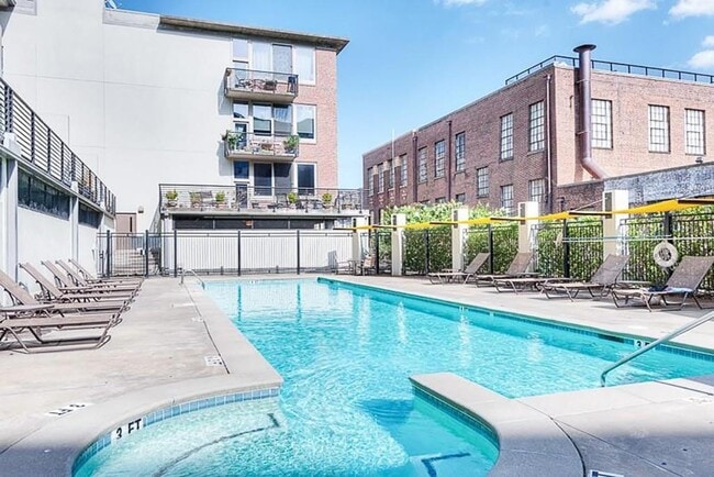 Building Photo - 640 Glen Iris Dr NE