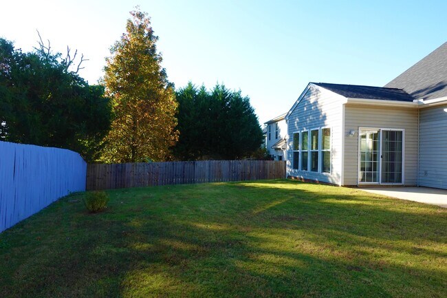 Building Photo - 233 Highgate Cir