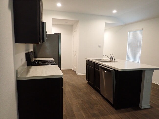Building Photo - 14962 Cypress Holw Dr