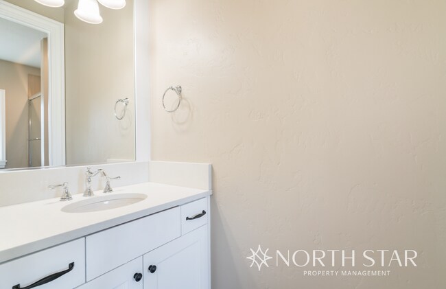 Building Photo - Executive Custom Home with River View on Acreage in West Linn