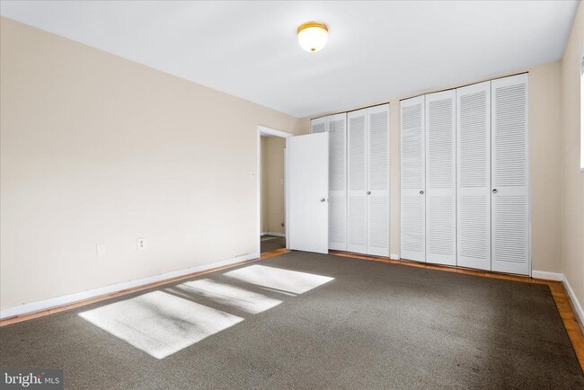 Building Photo - 10631 Weymouth St