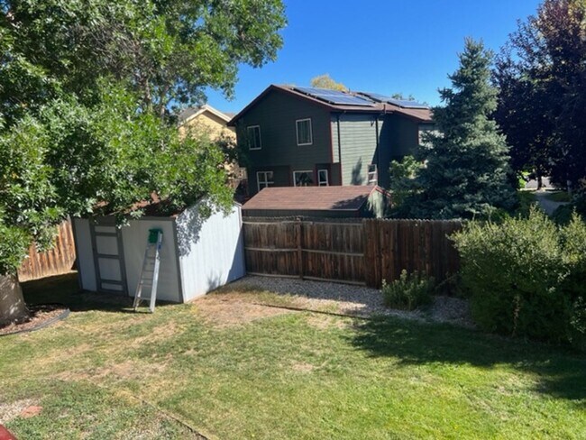 Building Photo - 3 Bedroom, 2.5 Bath Beautiful Ranch Style Home with 3 Car Attached Garage in West Fort Collins, CO