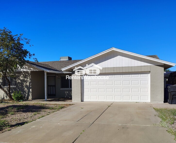 Primary Photo - 358 W Hackamore Ave