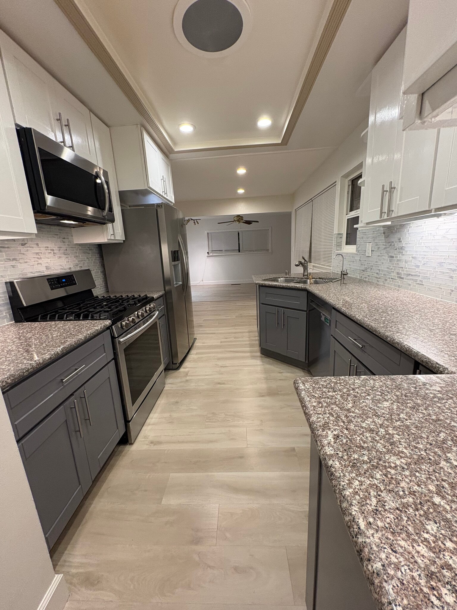 Building Photo - 4192 Denker Dr