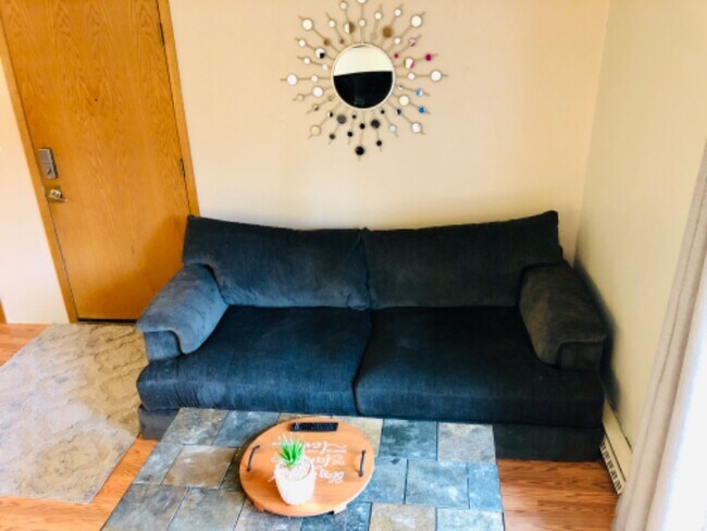 Building Photo - 342 E Dowling Rd