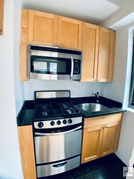 Building Photo - EAST 56 STREET