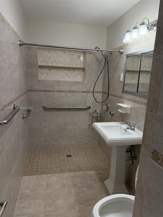 Building Photo - 6181 SW 109th Ct