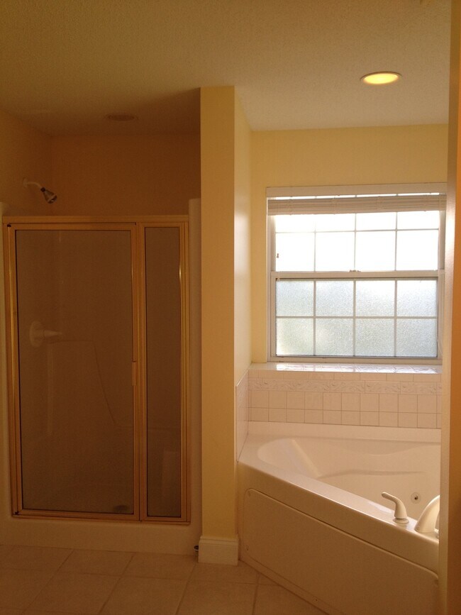 Building Photo - 2012 Bahama Dr