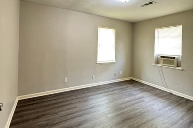 Building Photo - 9325 Kentshire Dr