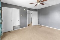 Building Photo - 9007 Gaylord Dr