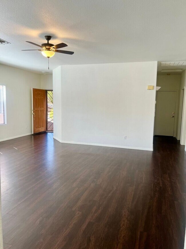 Building Photo - 3-bedroom, 2-bath in Johnson Ranch